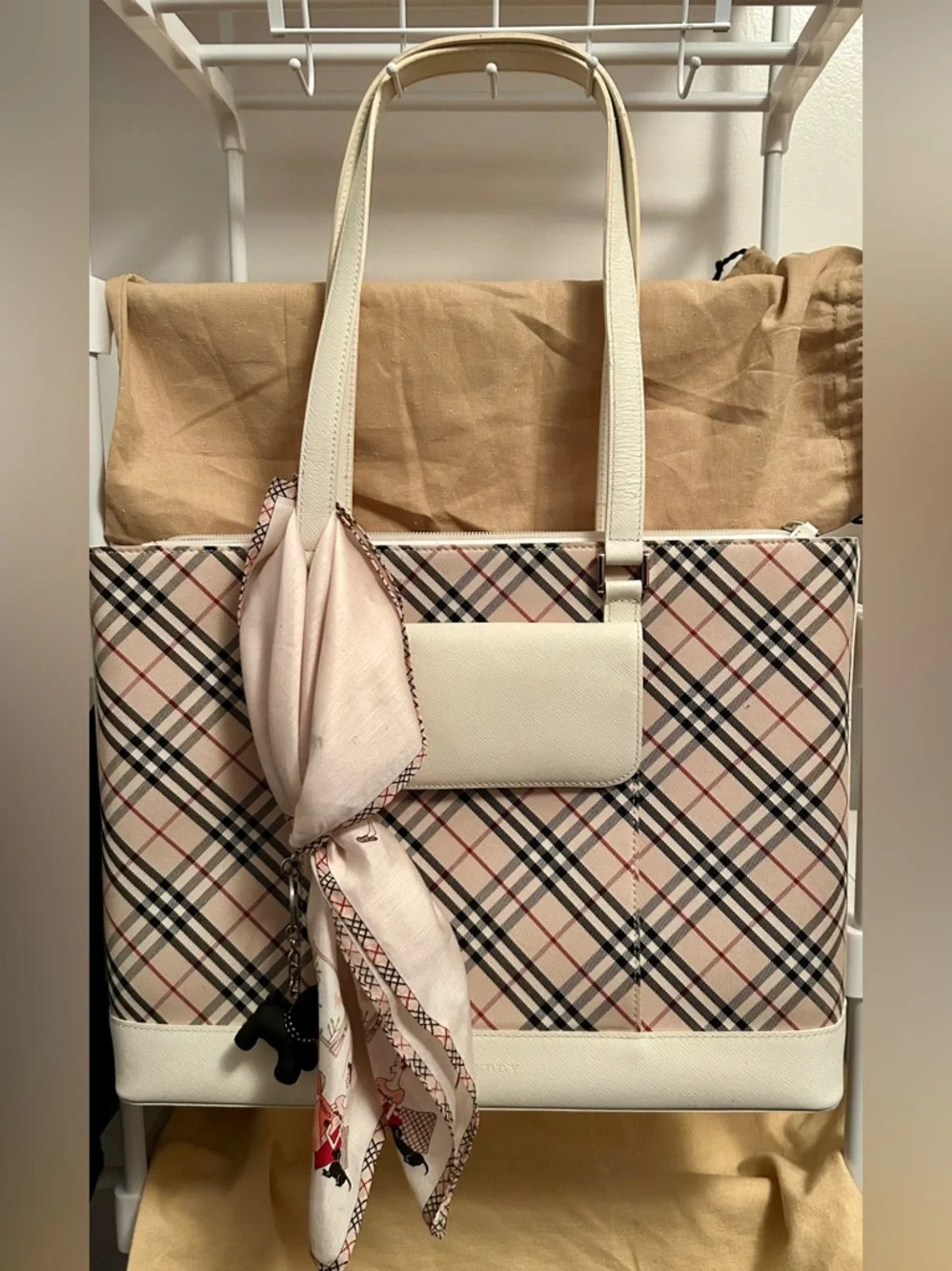 Burberry Nova Check Tote Bag with Vintage Authentic Burberry Scarf. - Picture 2 of 16
